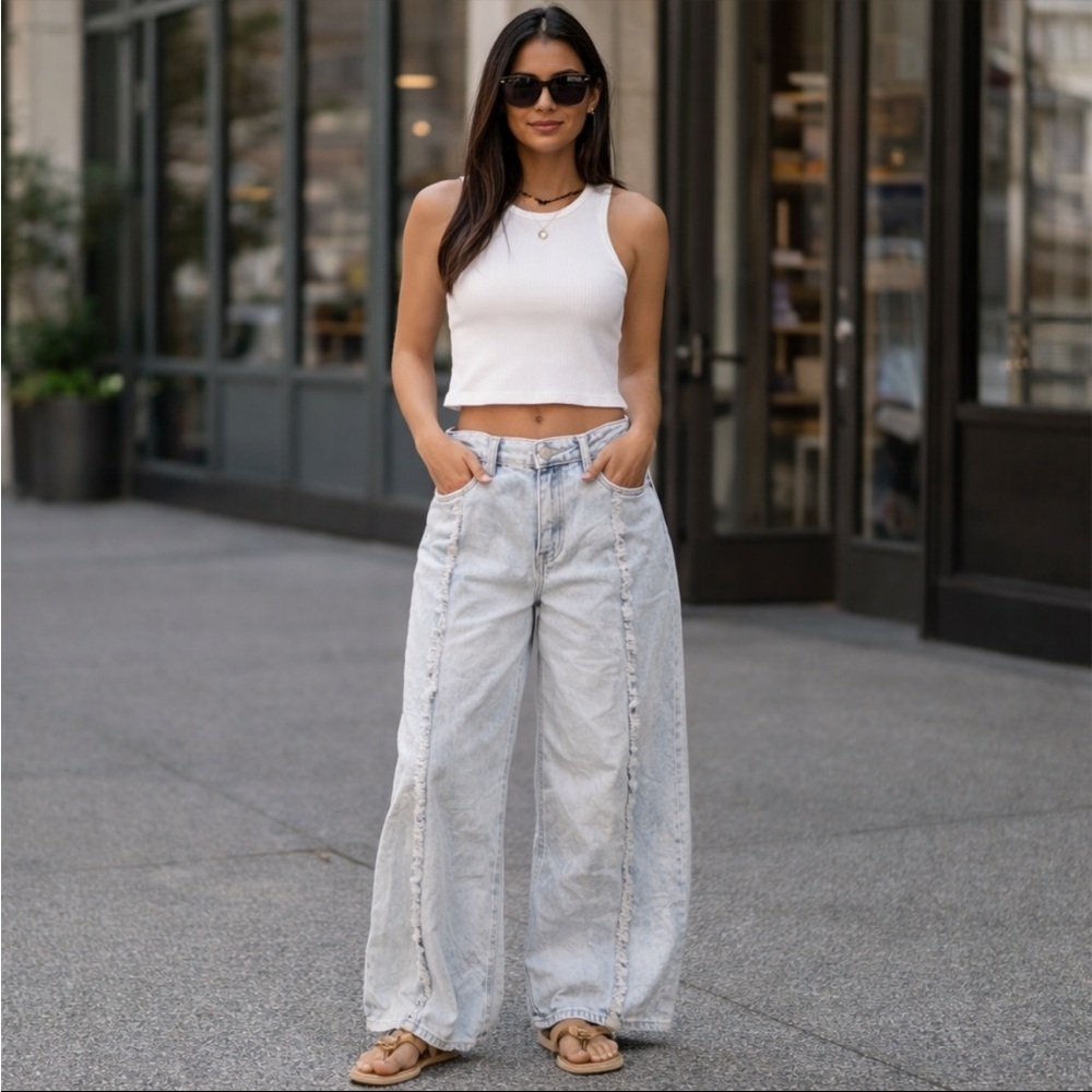 Gap Baggy Light Isla Wash Wide-Leg Ultra Soft Frayed Seam Jeans Bohemian Size 8